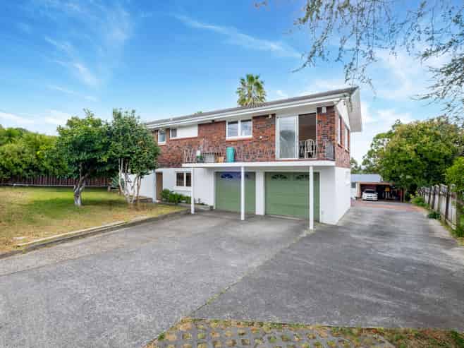 486 Don Buck Road, Massey