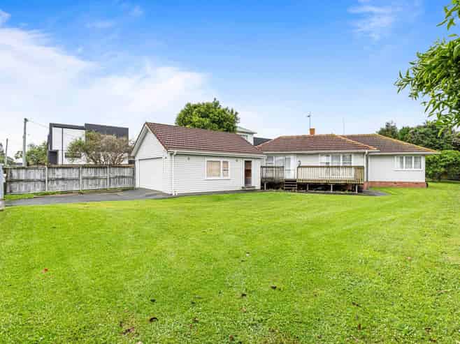 47 Neil  Ave, Te Atatu Peninsula