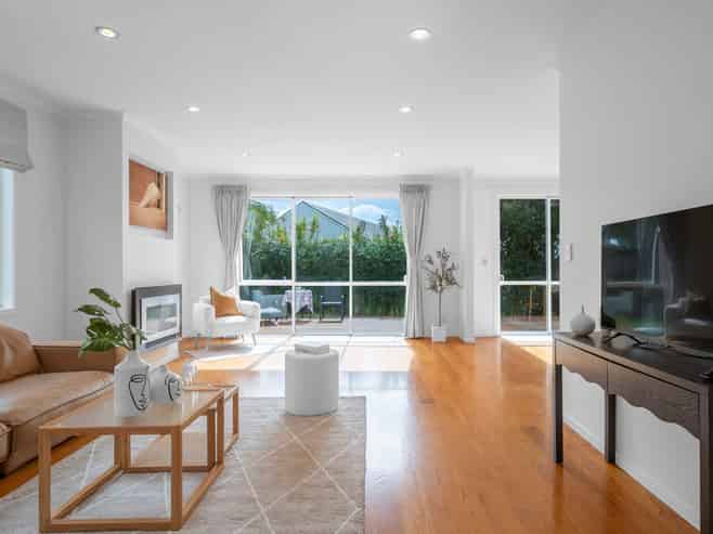 14A Hauraki Crescent, Pinehill