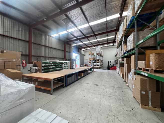 CBRE | Tidy & Functional 722sqm Mt WLG WH