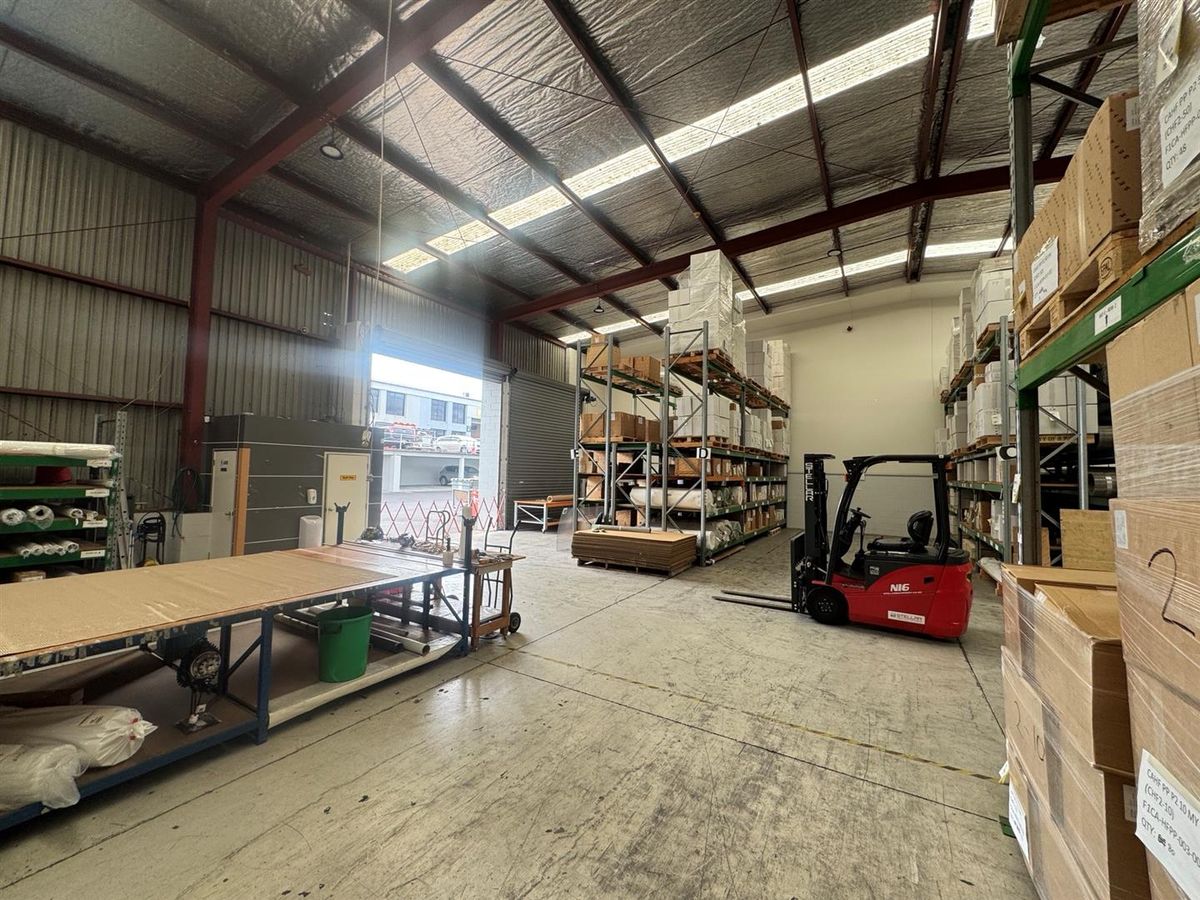 CBRE | Tidy & Functional 722sqm Mt WLG WH - Widok 5