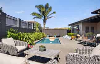 5 Beach Cove, Wainui