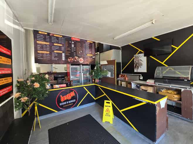 Suburban Takeaway-Ready Retail Space with Chattels