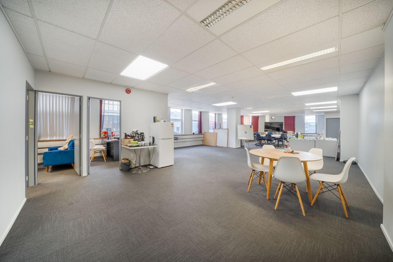 Opportunity in the heart of Hutt Central! – pohled 5