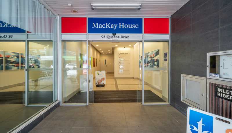 8/92 Queens Drive, Hutt Central
