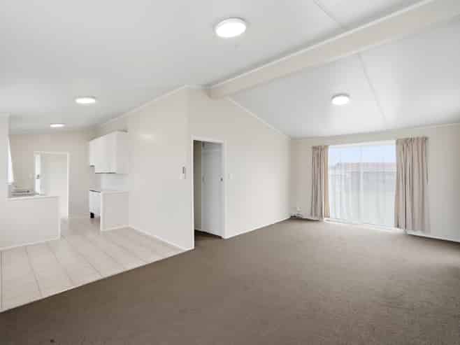 6 Comet Crescent, Mangere