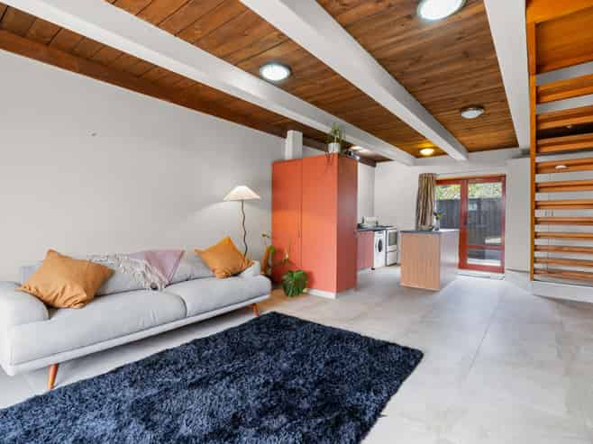 100 Grafton Street, Waltham