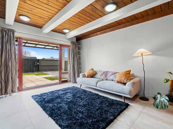 100 Grafton Street, Waltham