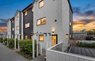 4/14 Wilsher Crescent, Henderson