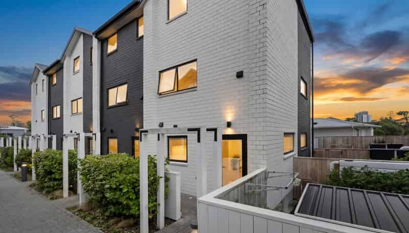 4/14 Wilsher Crescent, Henderson