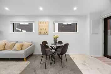 4/14 Wilsher Crescent, Henderson