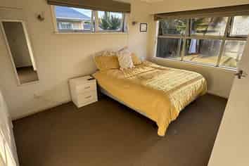 403 Dey Street, Hamilton East