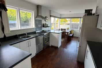 403 Dey Street, Hamilton East