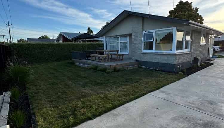 403 Dey Street, Hamilton East