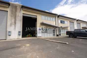 100m² Industrial | Secure Lambie Drive Complex