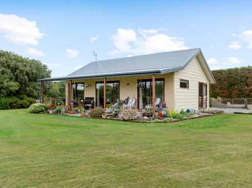 525 Burnham School Road, Burnham