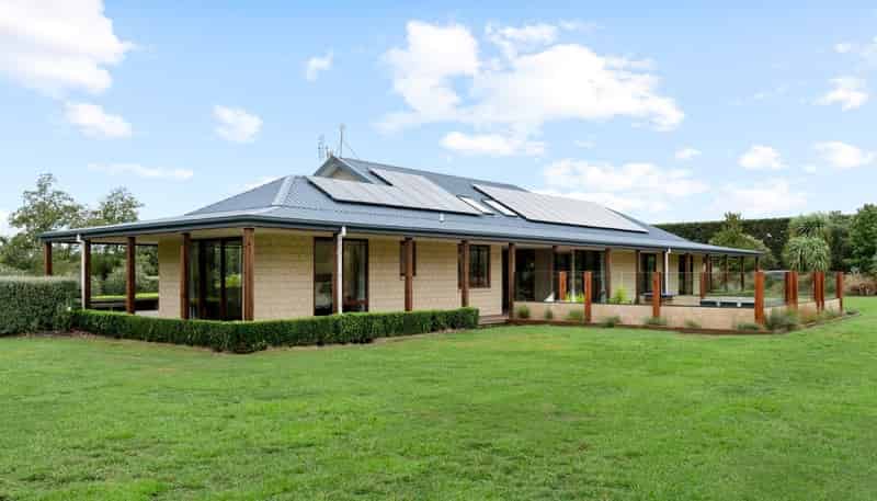 525 Burnham School Road, Burnham