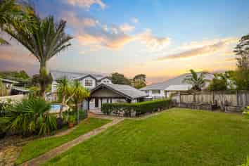 16 Awhiorangi Promenade, Swanson