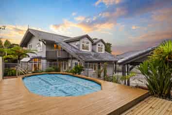 16 Awhiorangi Promenade, Swanson