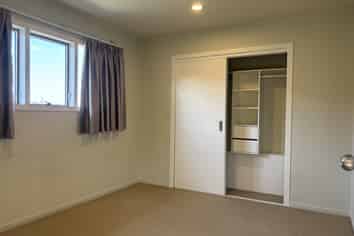 56A Sycamore Dr, Sunnynook