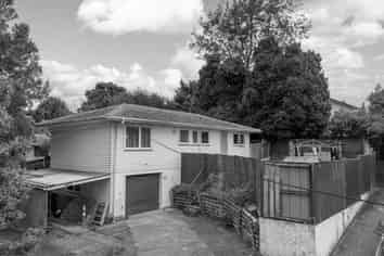 8 Makora Road, Massey