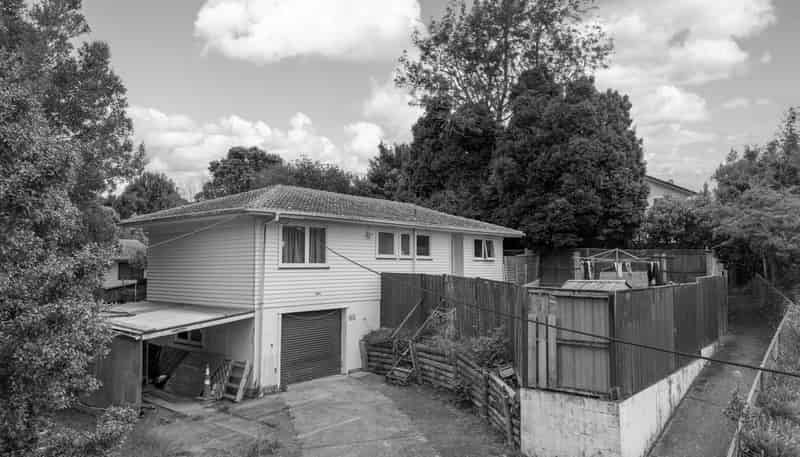 8 Makora Road, Massey