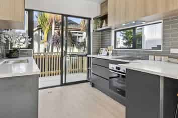 73 Highland Park Drive, Botany Downs