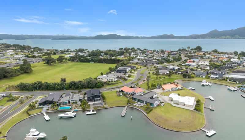 28 Stace Hopper Drive, One Tree Point