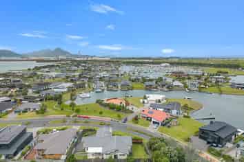 28 Stace Hopper Drive, One Tree Point