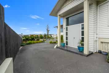 28 Stace Hopper Drive, One Tree Point