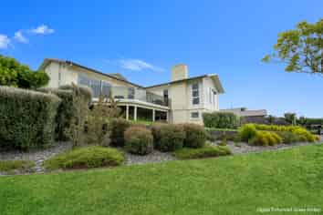 28 Stace Hopper Drive, One Tree Point