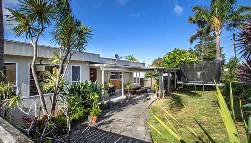 25 George Point Road, Onerahi
