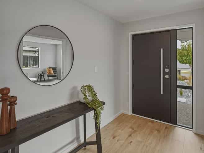 7 Bond Street, Springlands