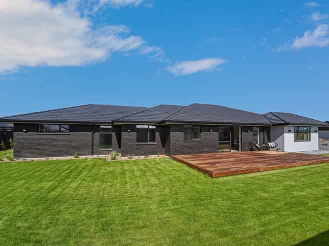 7 Bond Street, Springlands