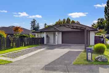 19 Riverholm Drive, Mangakakahi