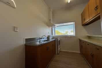 1-1054 Colombo Street, Saint Albans