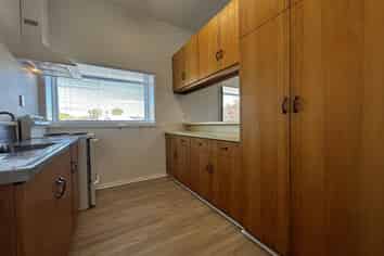 1-1054 Colombo Street, Saint Albans