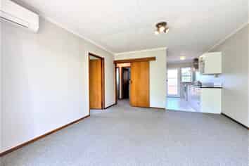 4/ Merton Road, Saint Johns