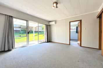 4/ Merton Road, Saint Johns