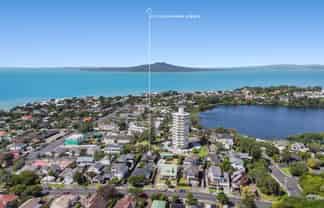  2/10 Sylvan Park Avenue, Milford