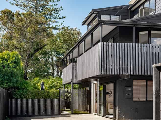  2/10 Sylvan Park Avenue, Milford