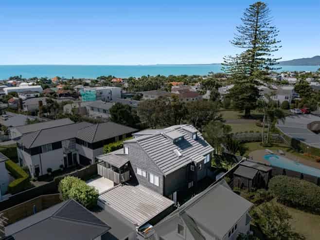  2/10 Sylvan Park Avenue, Milford