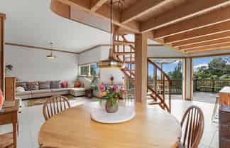 6 Robert Street, Raglan