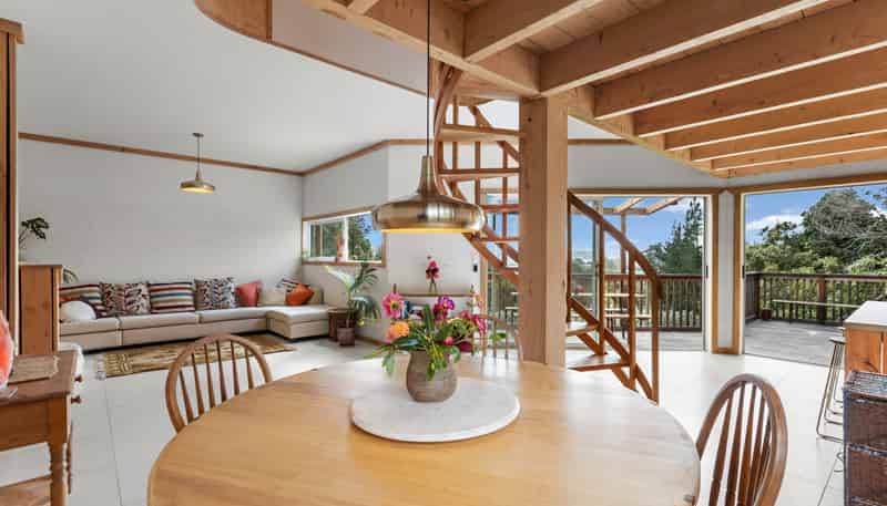 6 Robert Street, Raglan