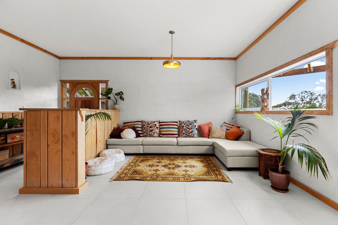 Coastal Lifestyle Living Right in Town - Aanzicht 6
