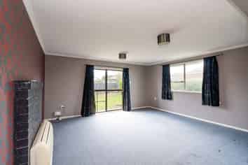 44 Dundee Place, Strathern