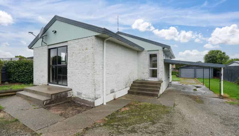 44 Dundee Place, Strathern