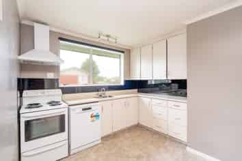 44 Dundee Place, Strathern