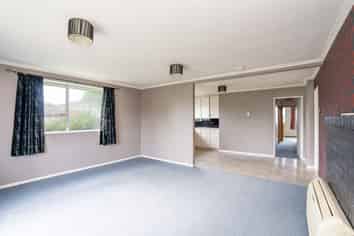 44 Dundee Place, Strathern