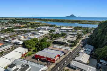 Town Centre Large Format Retail/Office